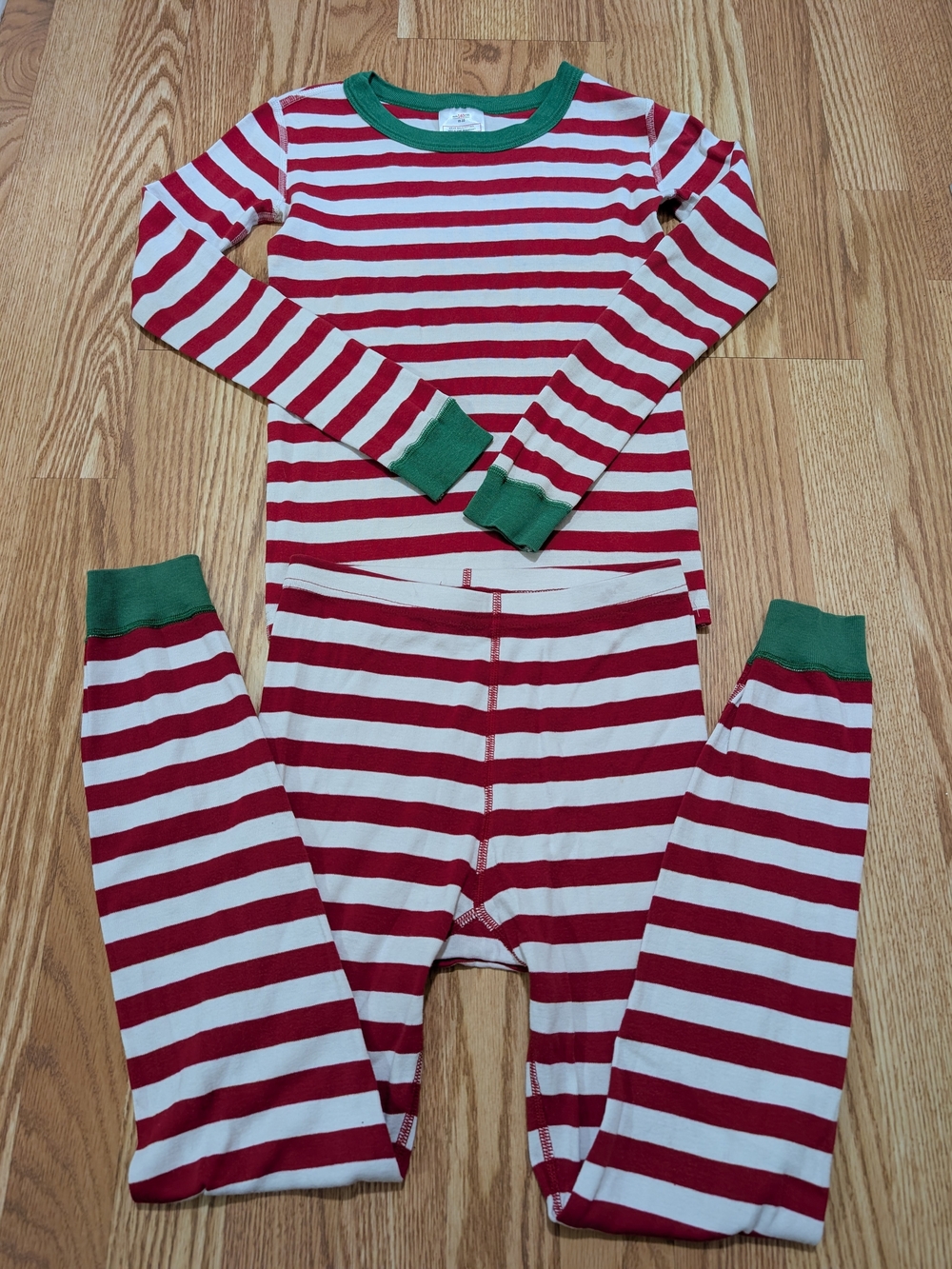 Hanna Andersson Holiday Pajamas Red & White with Green Trim 140 10